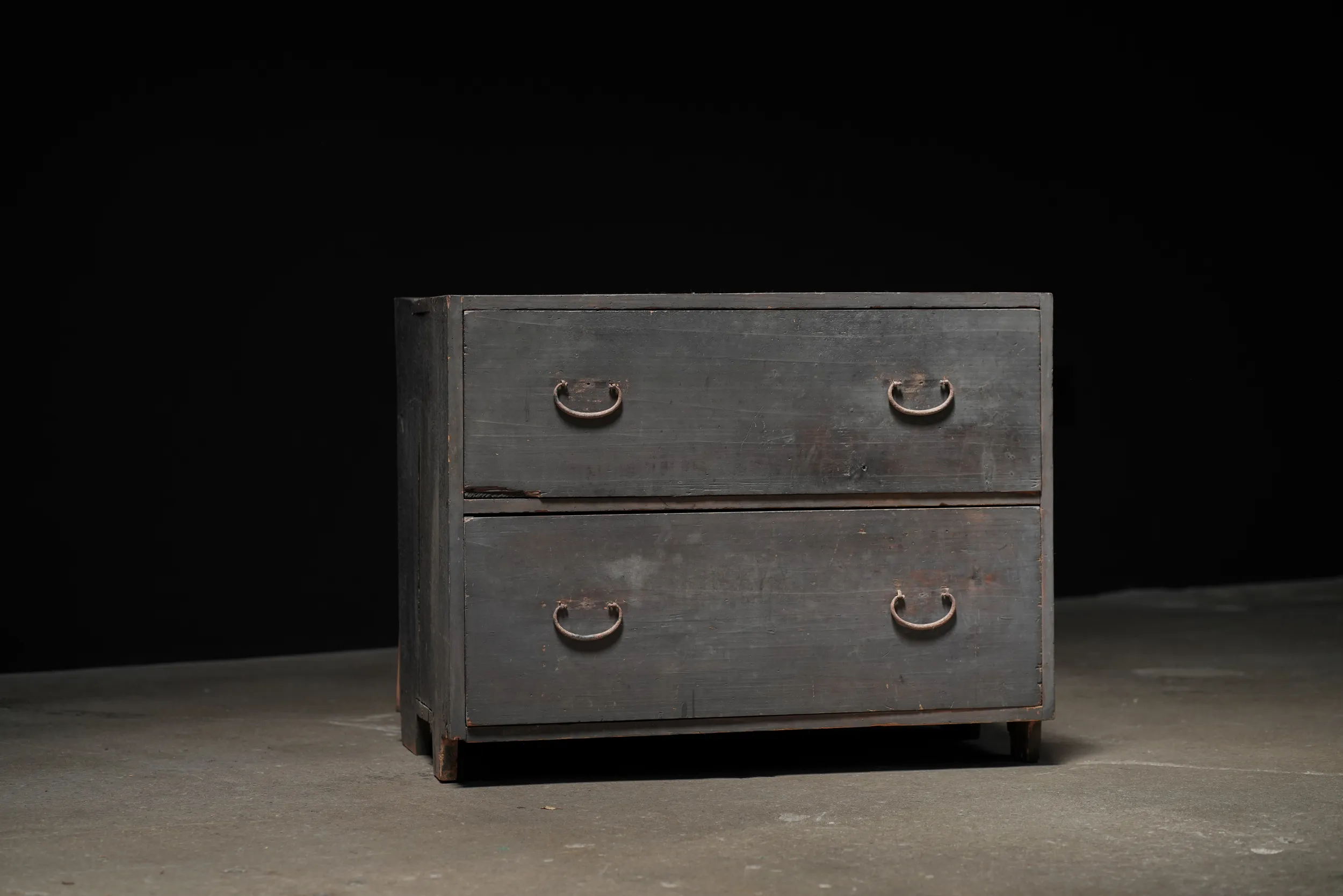 Black Chest of Drawers
