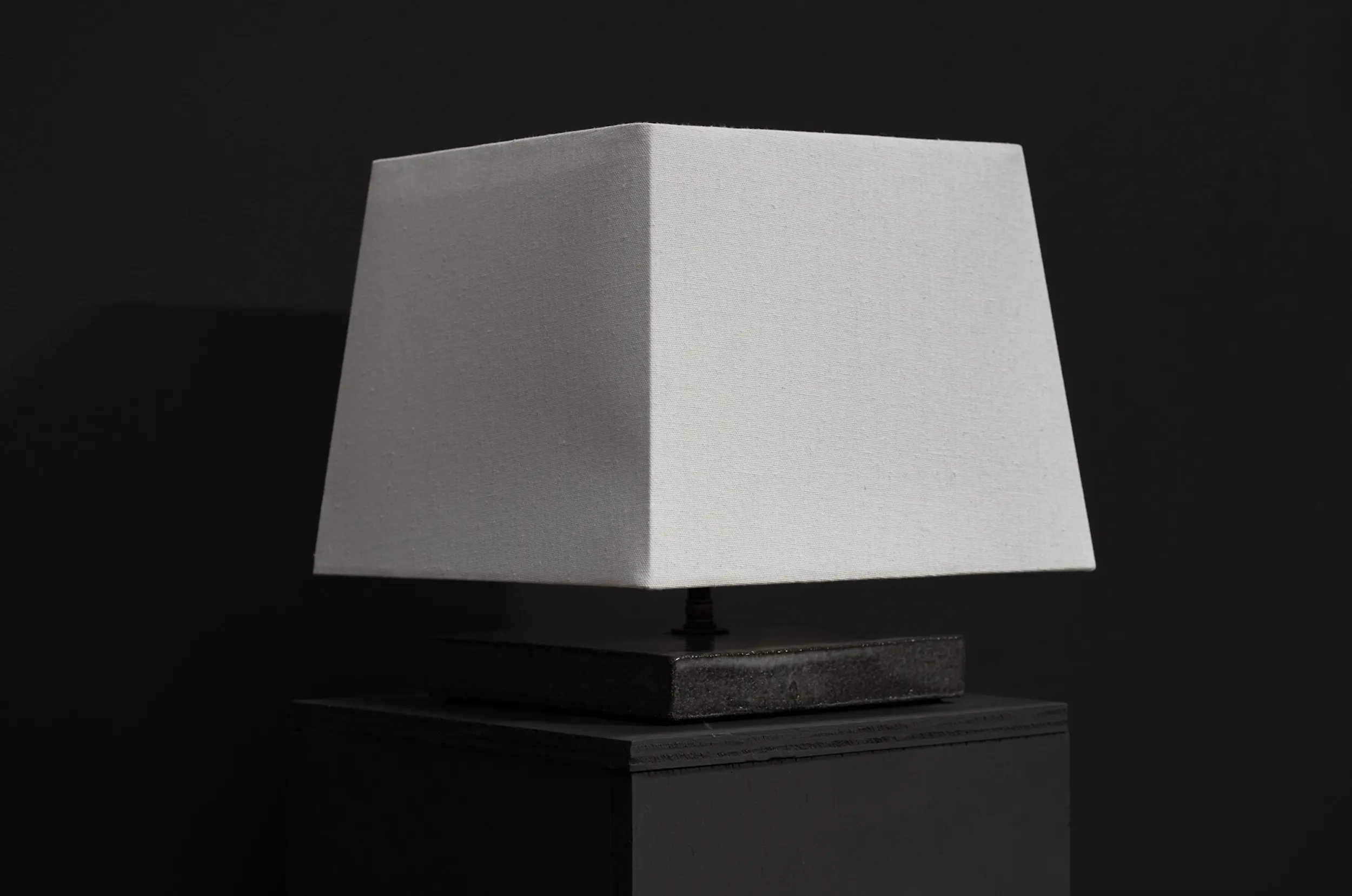 Fin Lamp, Smoke