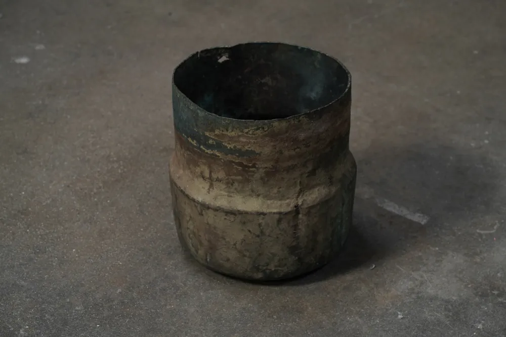 Verde Metal Vessel