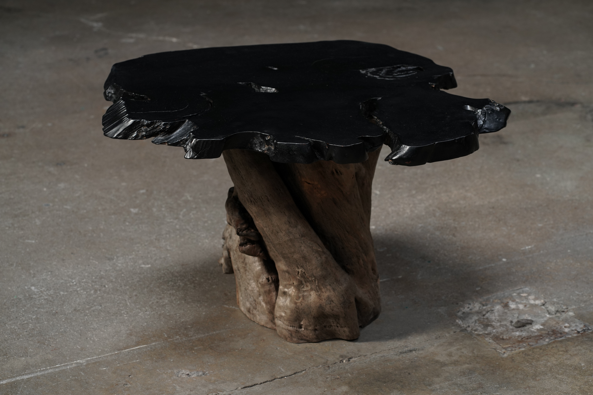 Cashew Twist Base Side Table