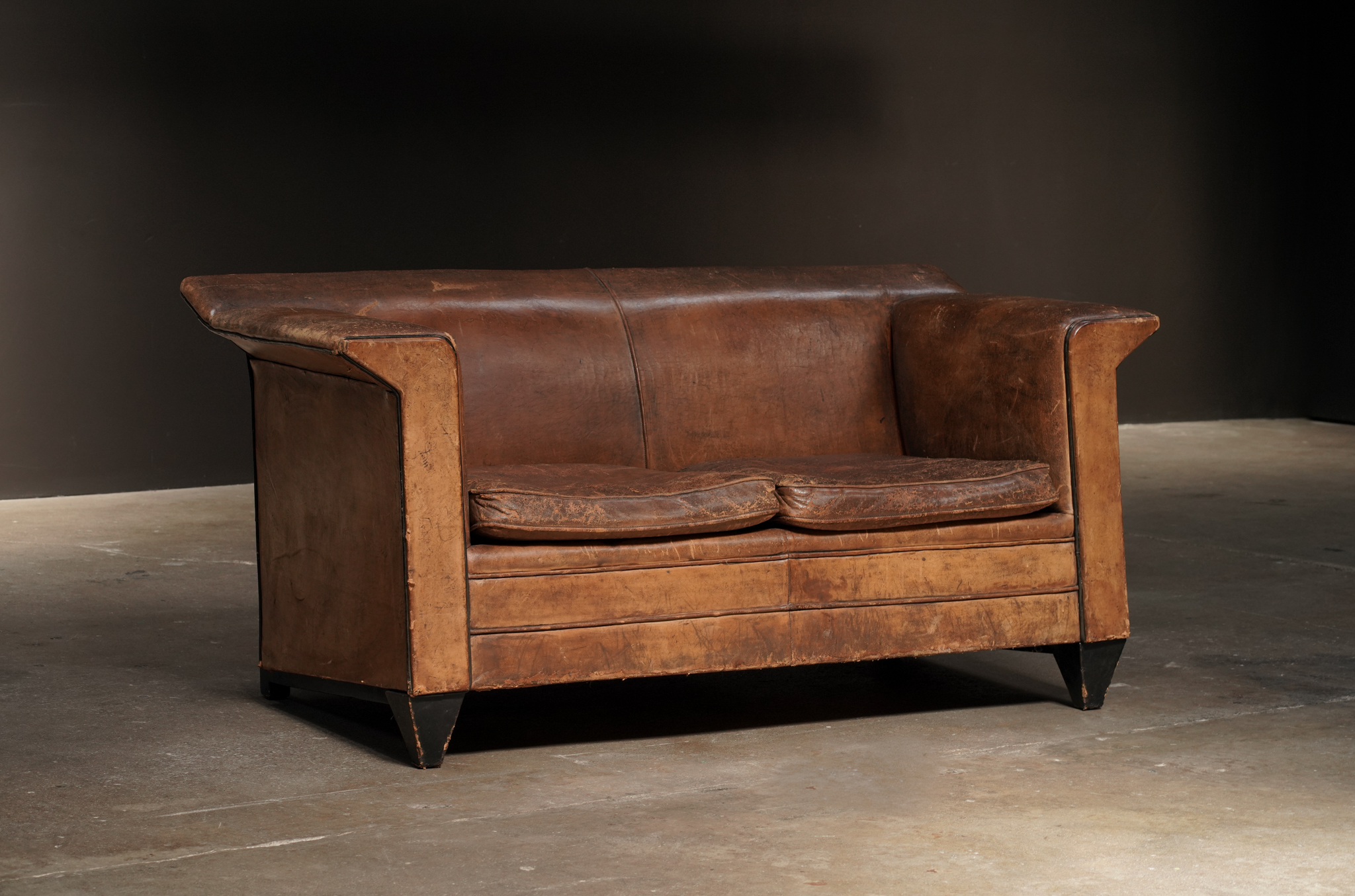 Van B Leather Two Seater