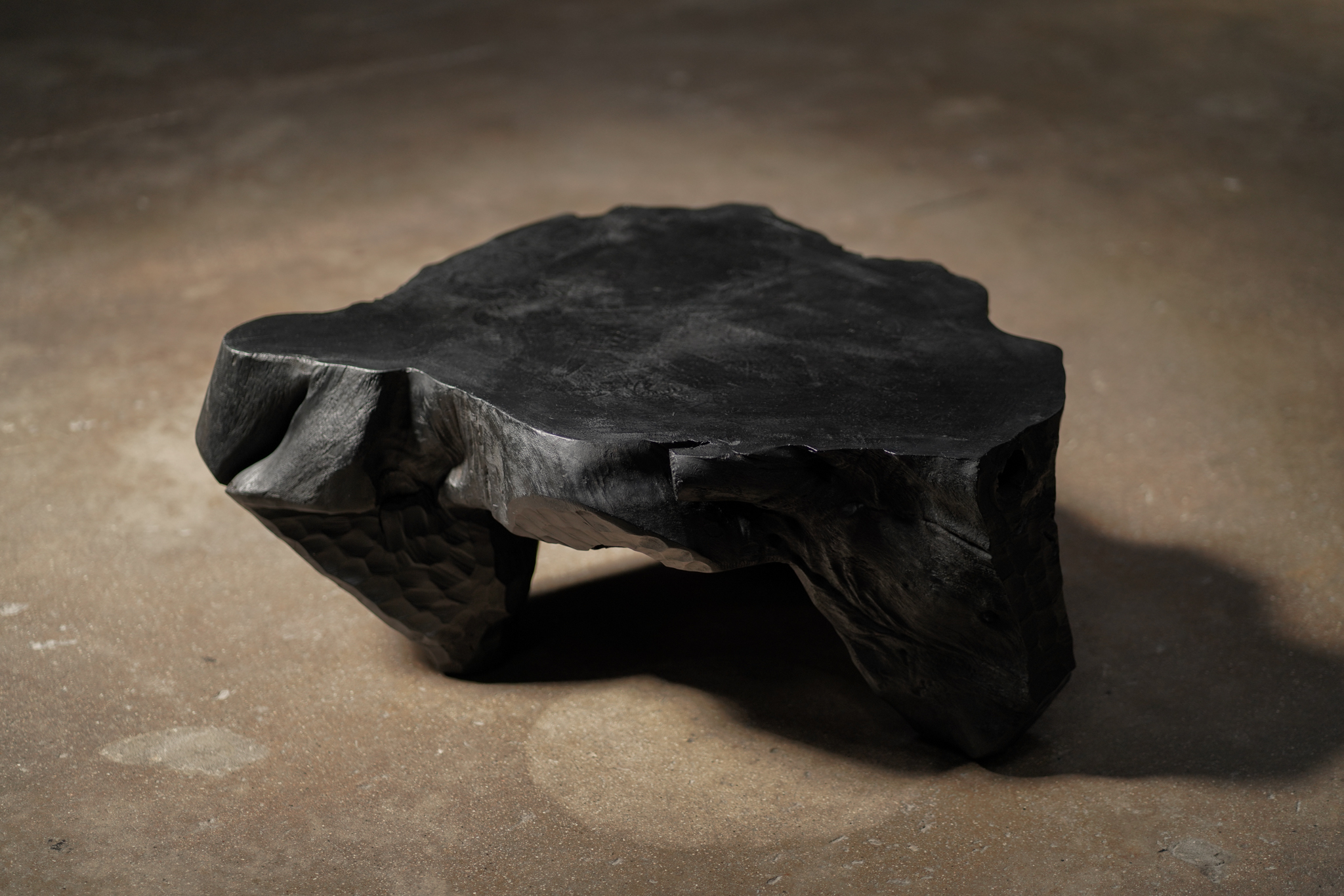 Noir Organic Table