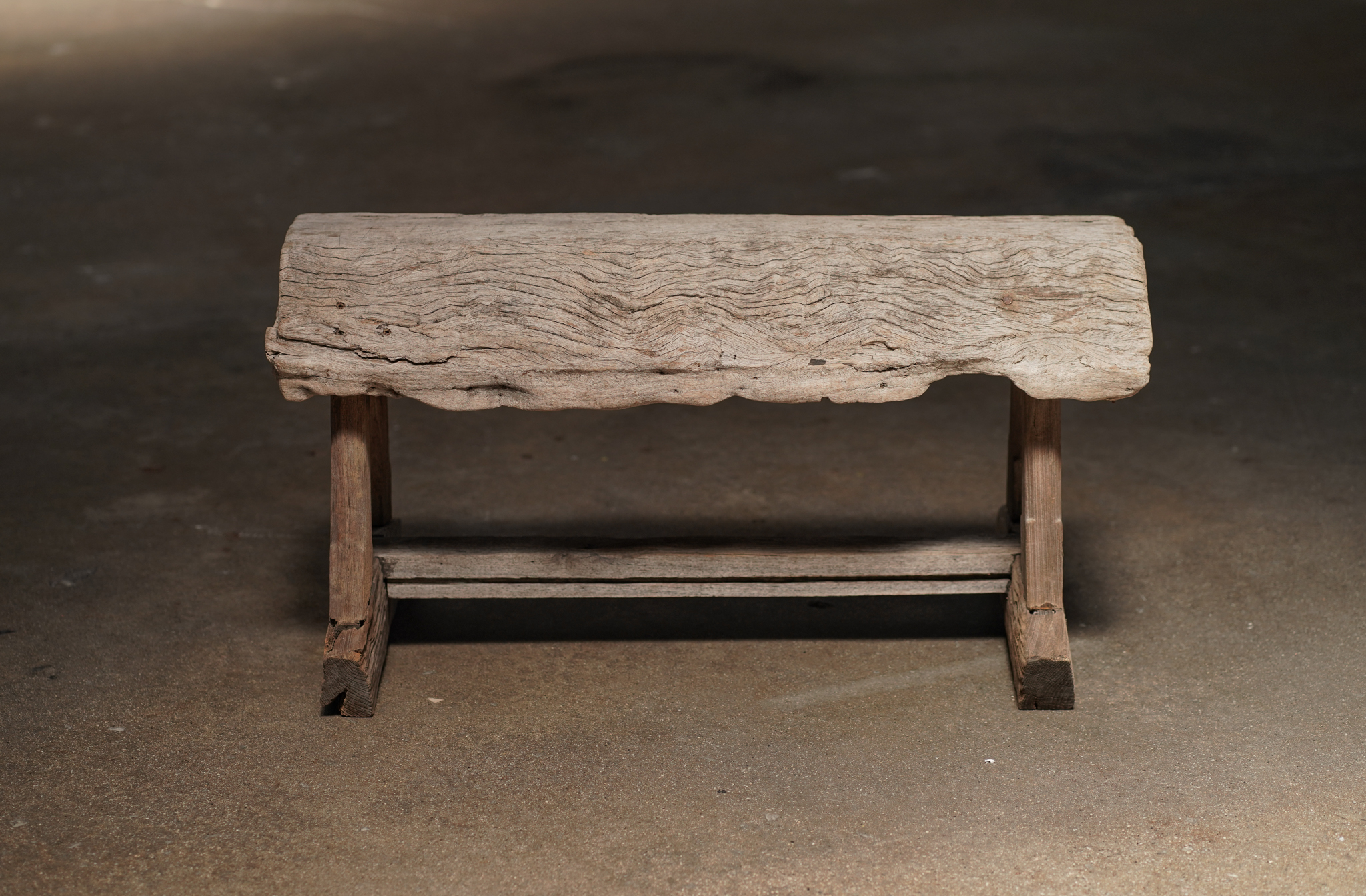 Log Bench, Japan