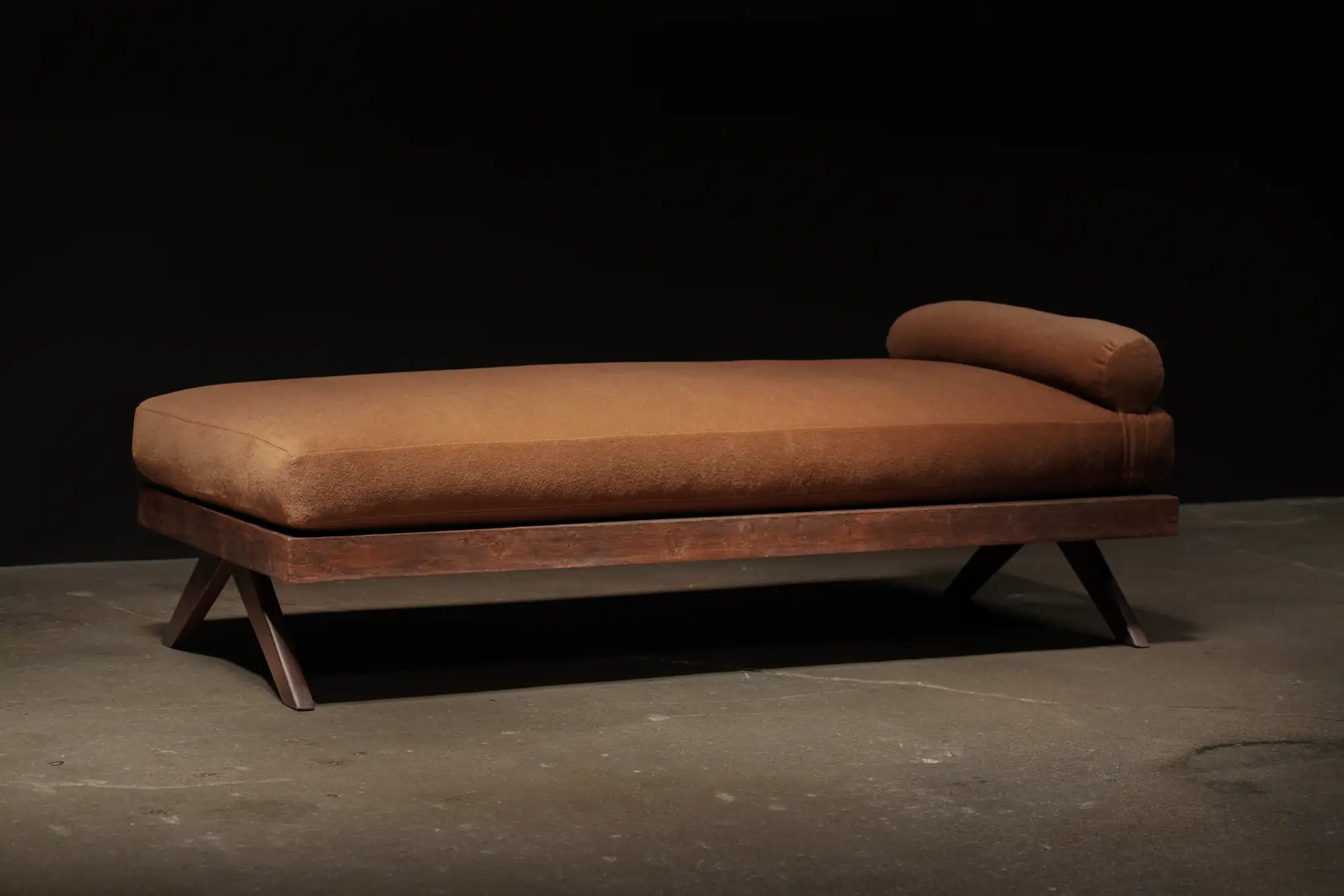 Pierre Jeanneret Daybed in Alpaca 